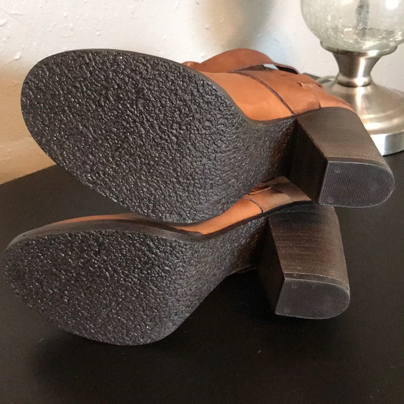 Steve Madden wen leather buckle boots. - Picture 3 of 4